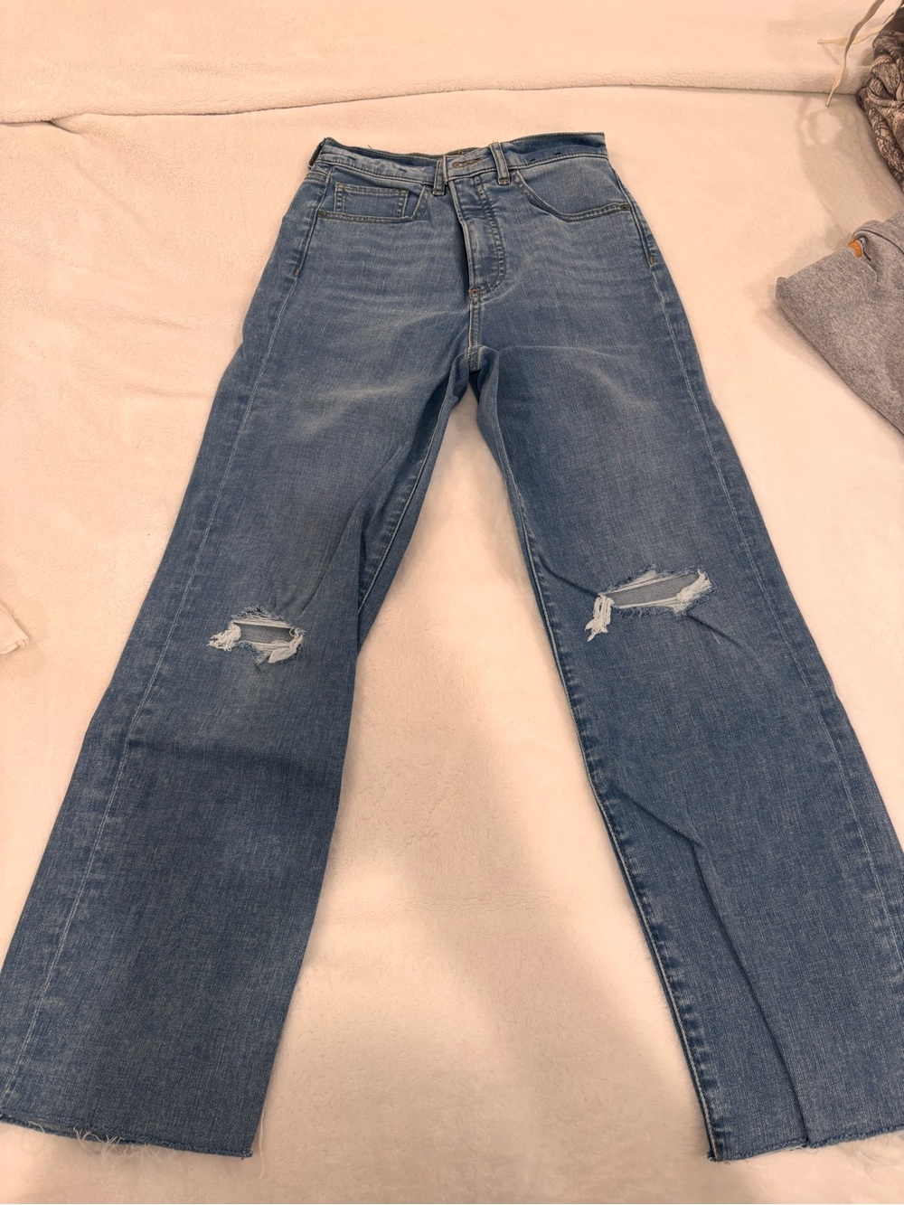 Express Wide-Leg High-Rise Jeans in Medium Blue with Knee Rips